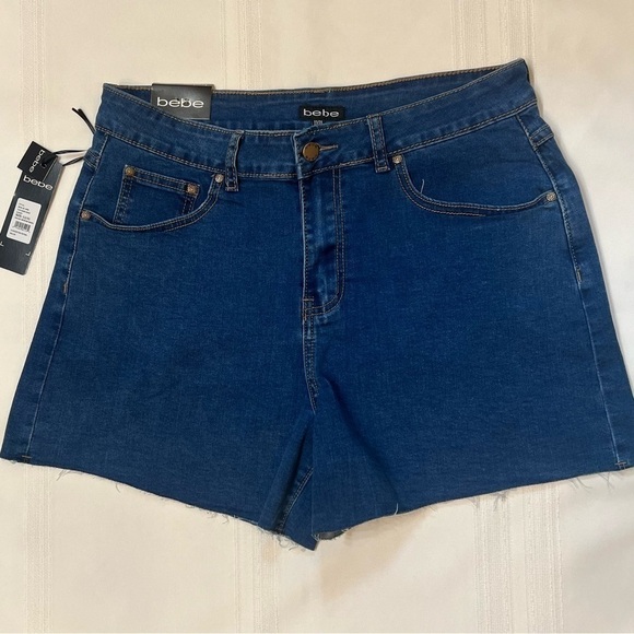 bebe Raw Edge‎ Short NWT SZ 12 31 Embellished Medium Wash - Picture 1 of 13
